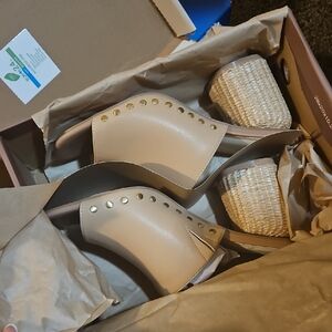 Womens Stylish Beige Wedge Sandals size 8.5